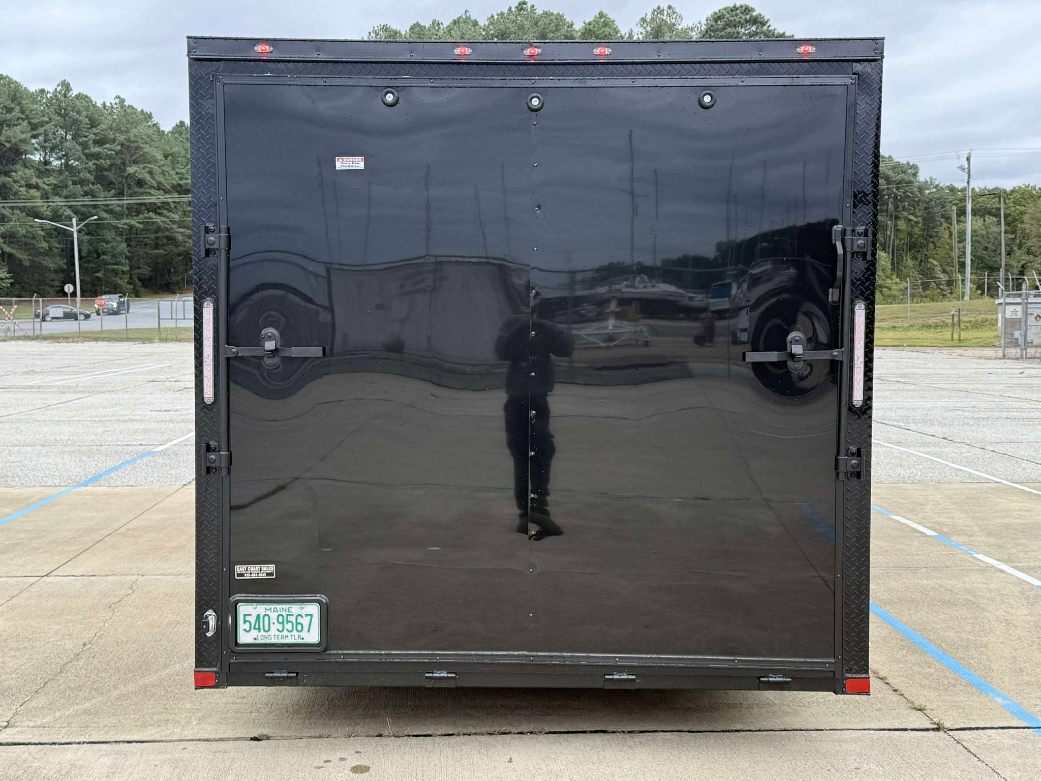 8.5'x24' Enclosed Car Trailer rental for hire in Maryland - Professional trailer rental service 5